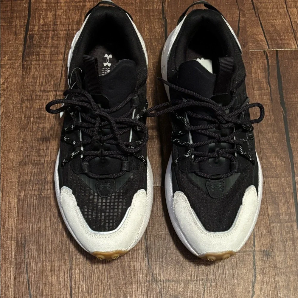 Under Armour Men's Black and White Sneakers fat tire bottom breathable mesh 9.5 - Picture 2 of 5